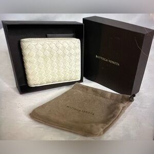 Authentic Bottega Veneta White Woven Leather Wallet - EUC